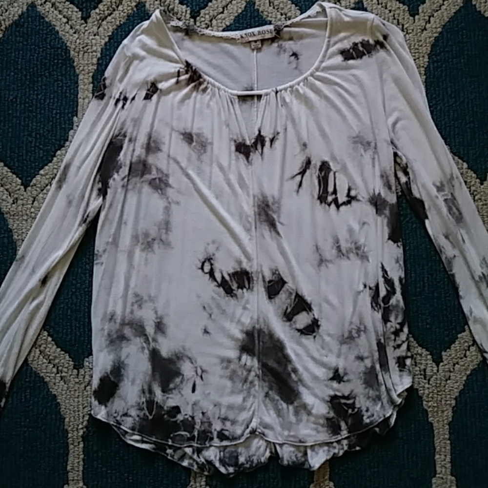 Bell sleeve top